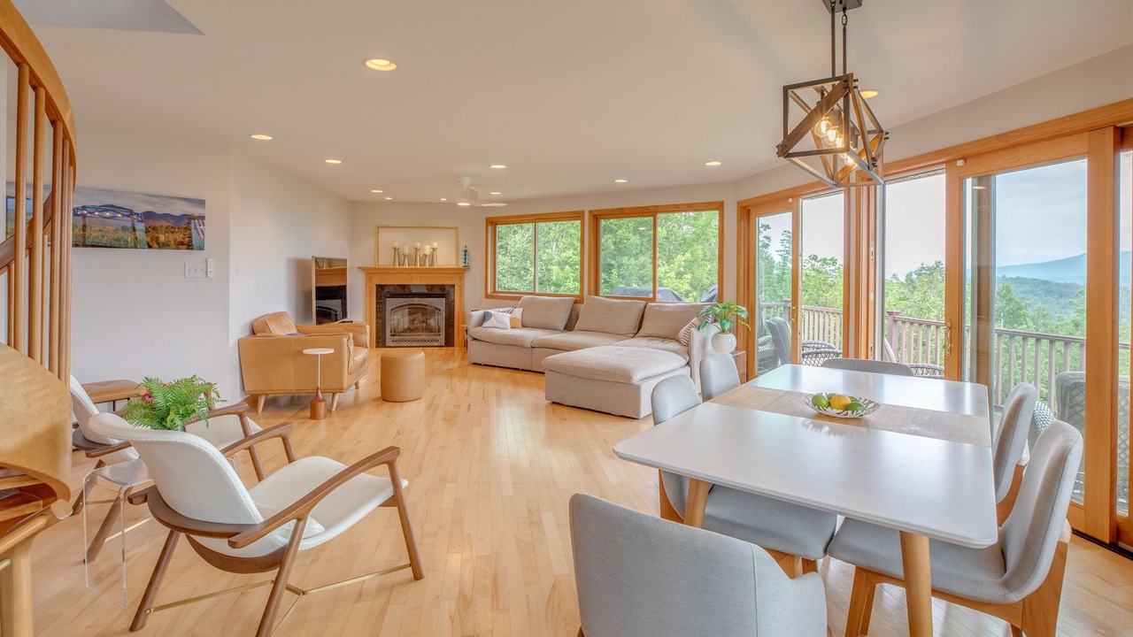 Photo of Livingroom in Easton