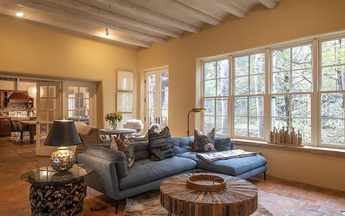 Photo of Livingroom in Hyde Park Estates