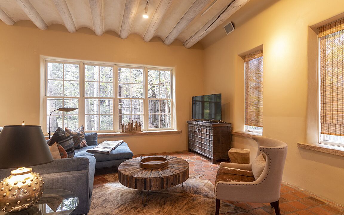 Photo of Livingroom in Hyde Park Estates