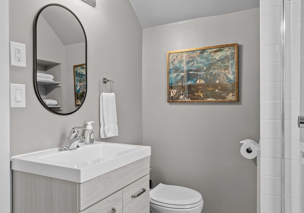 Photo of Bathroom in Linden Hills