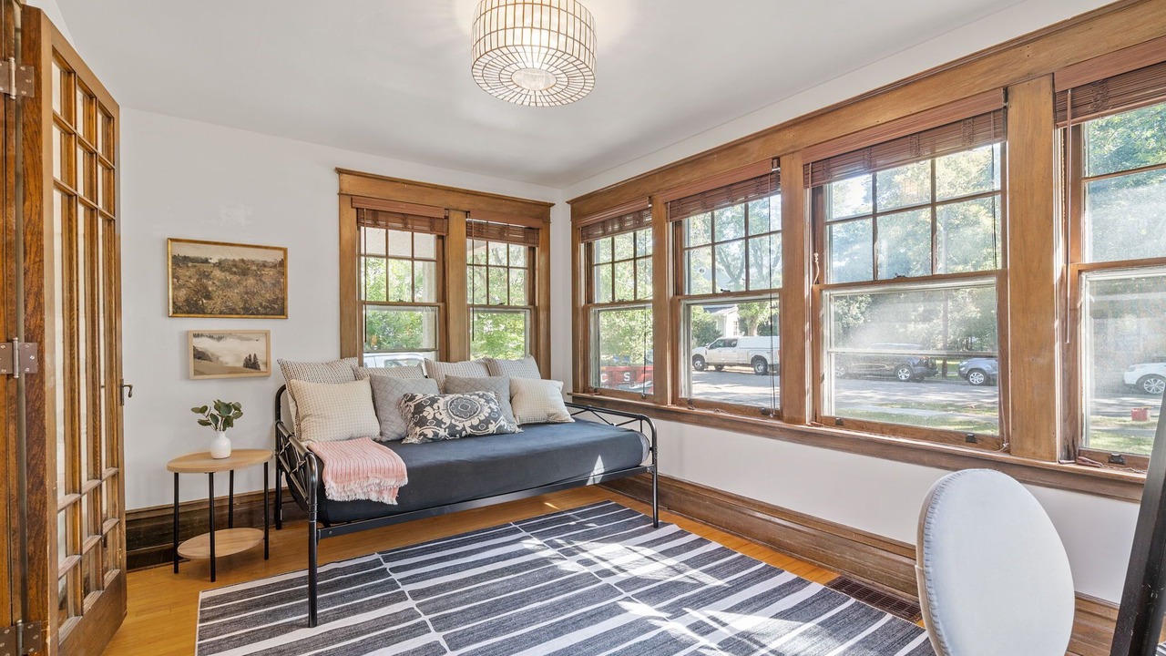 Photo of Outdoor in Linden Hills