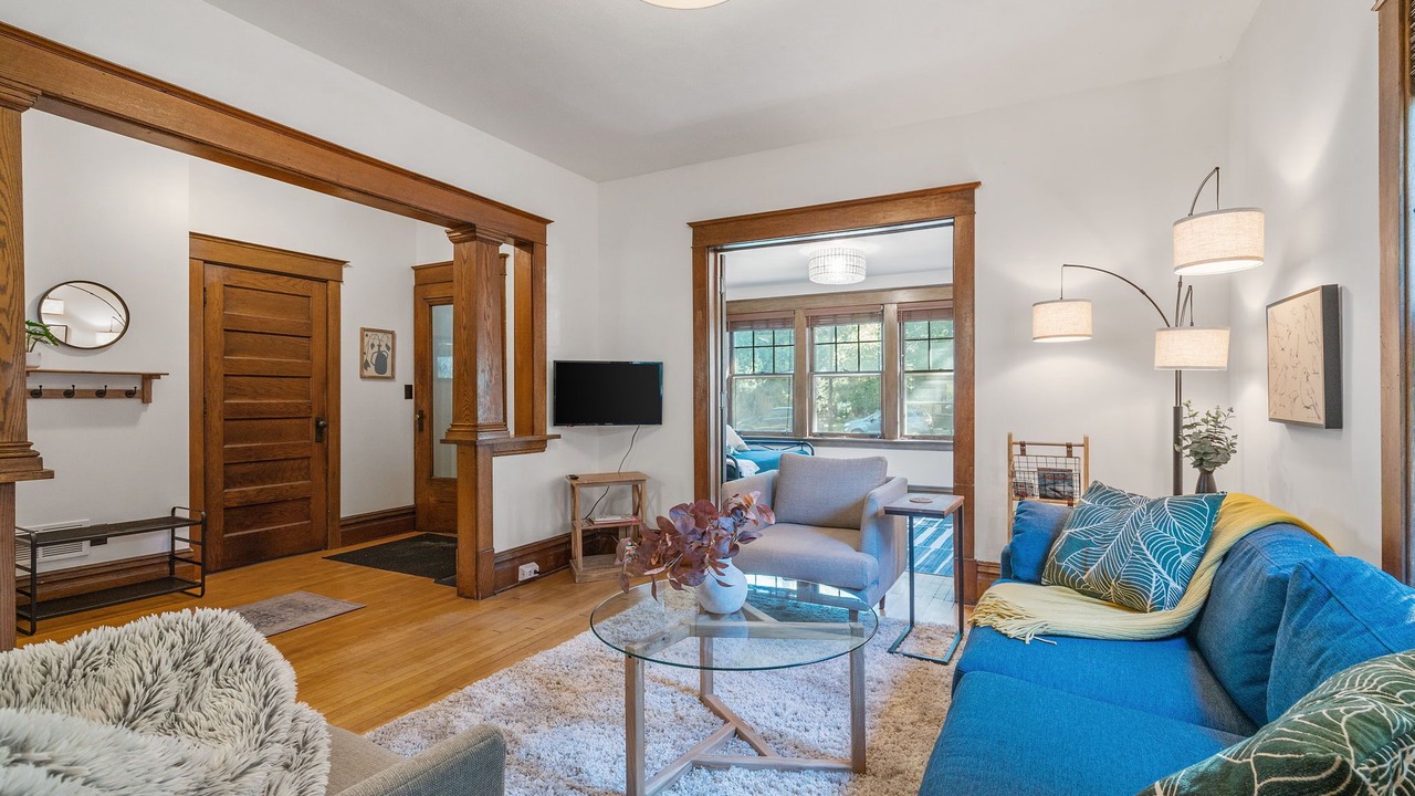 Photo of Livingroom in Linden Hills