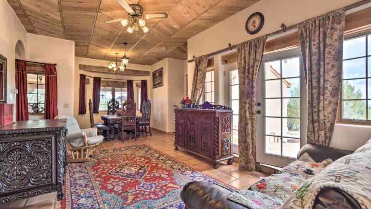 Photo of Livingroom in West Alameda