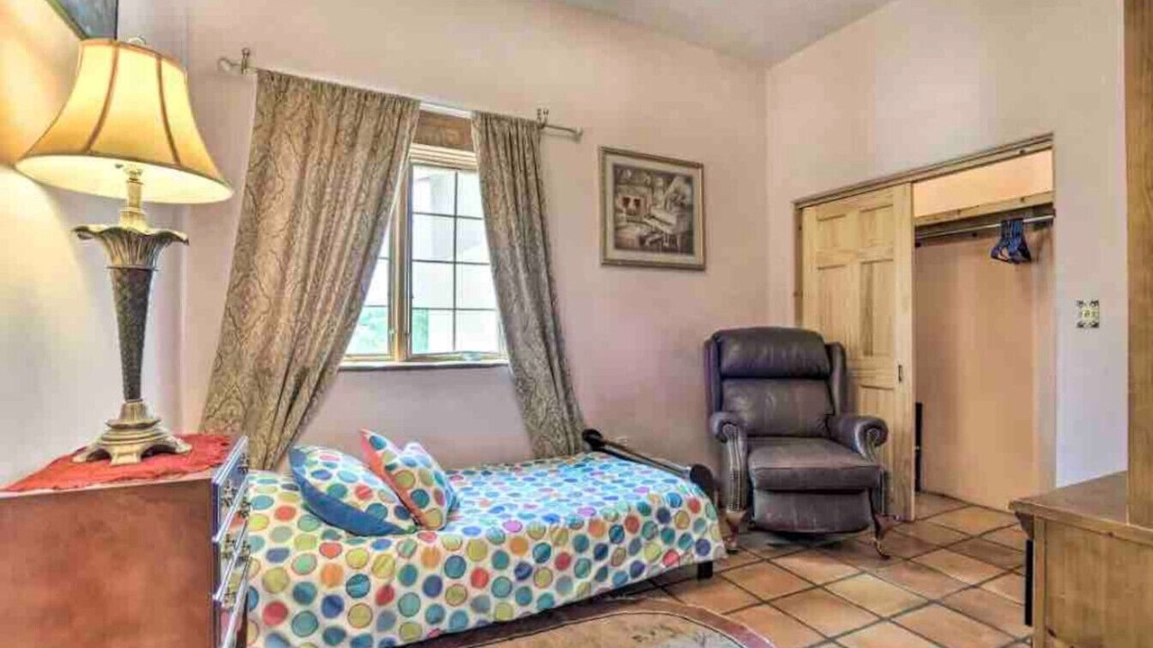 Photo of Bedroom in West Alameda