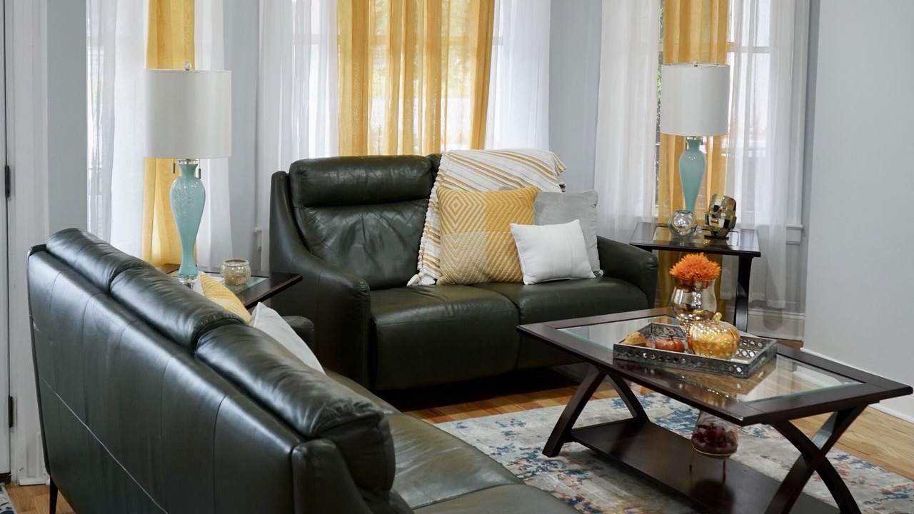 Photo of Livingroom in Utica