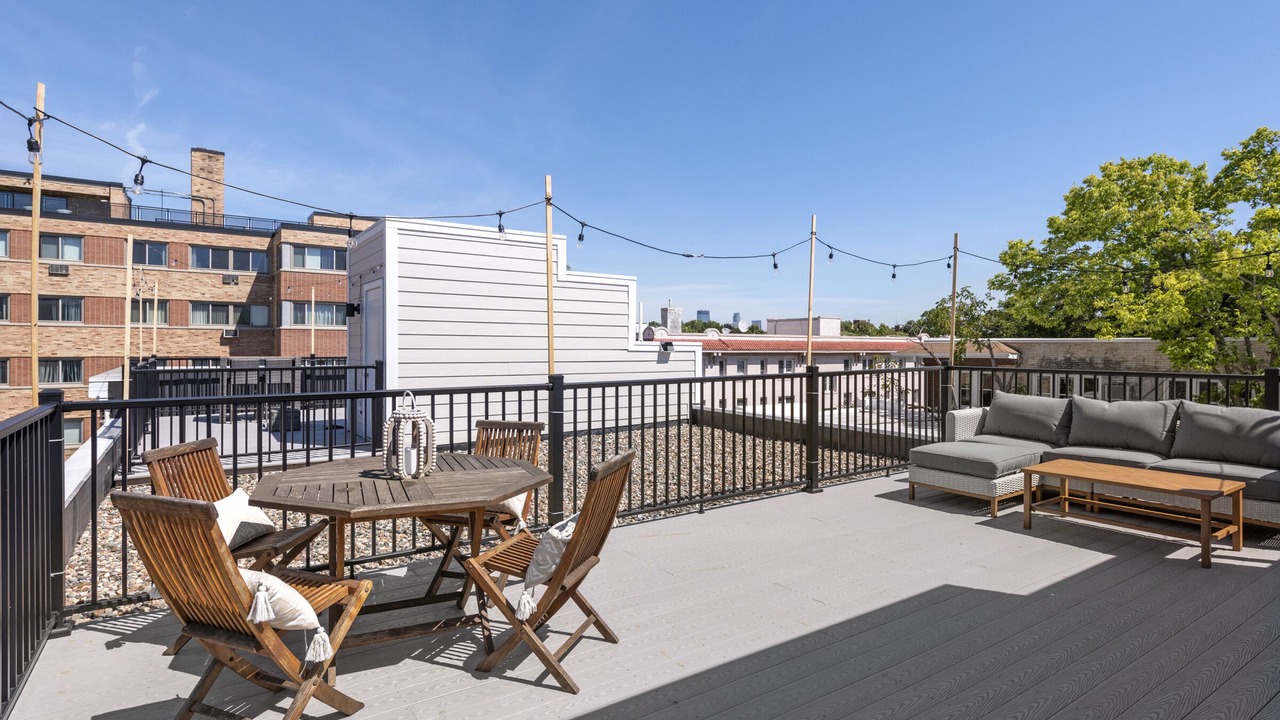 Photo of Outdoor in Uptown