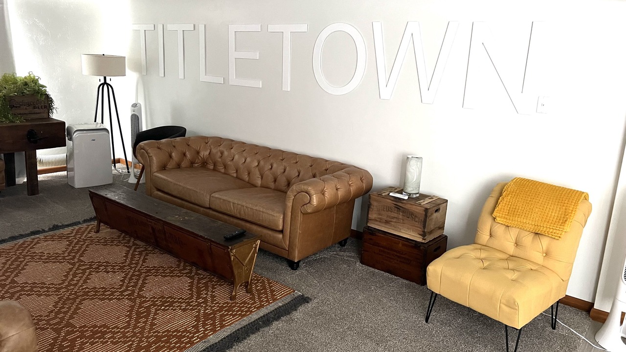 Photo of Livingroom in Ashwaubenon