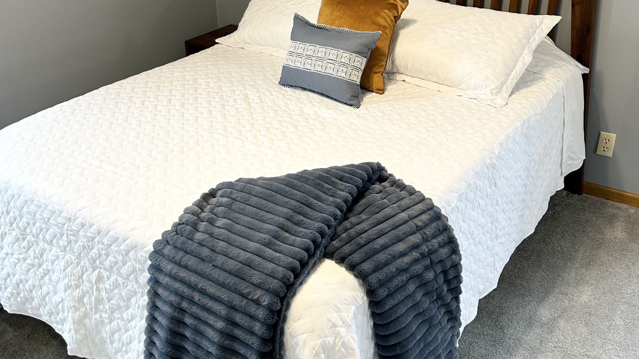 Photo of Bedroom in Shorewood
