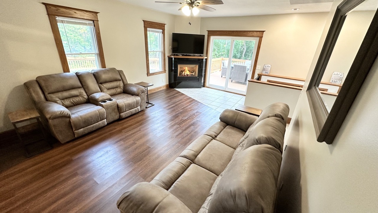 Photo of Livingroom in Shorewood