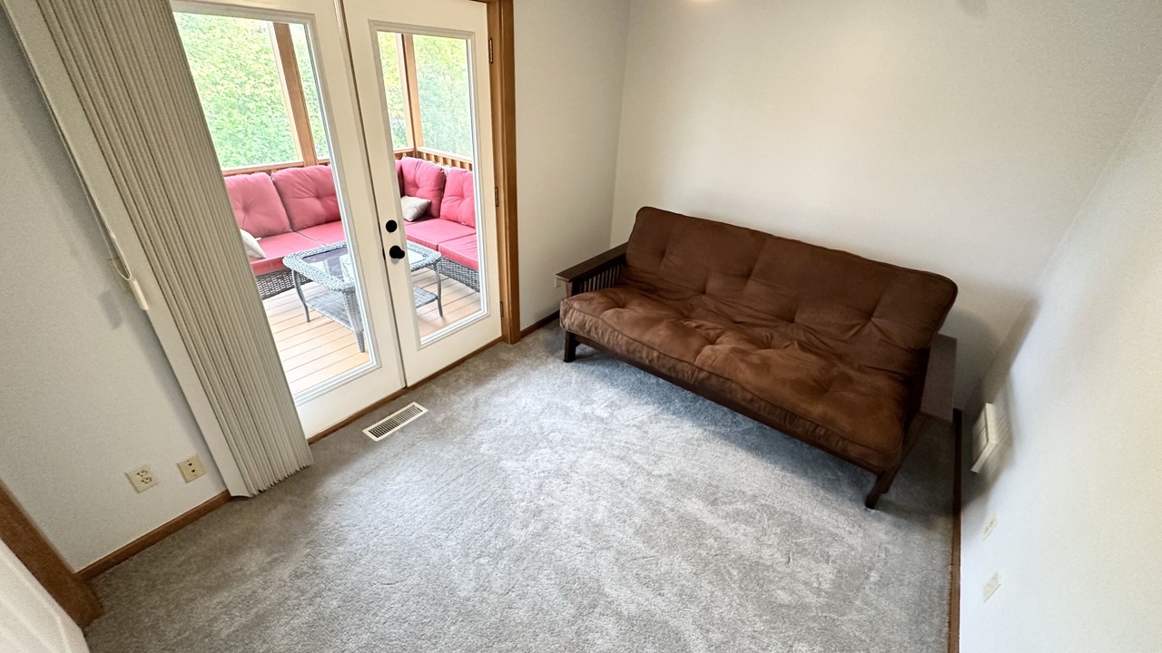 Photo of Livingroom in Shorewood