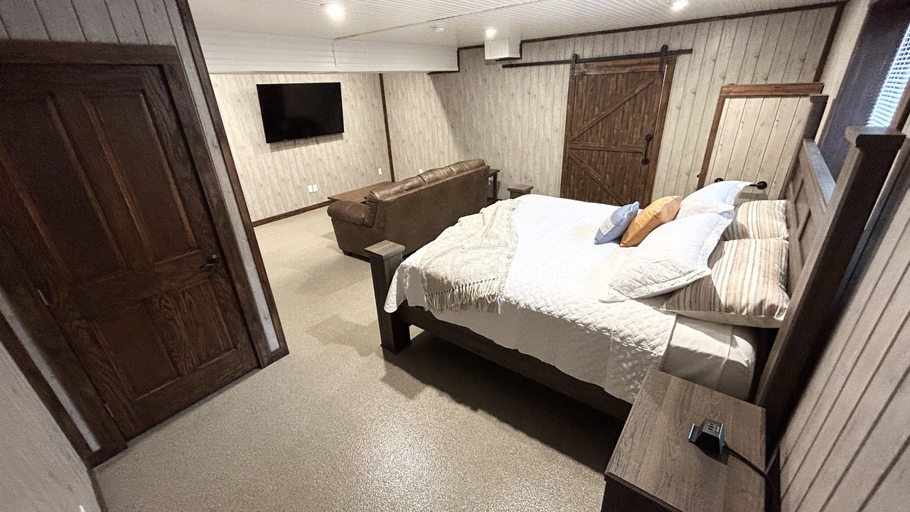 Photo of Bedroom in Shorewood