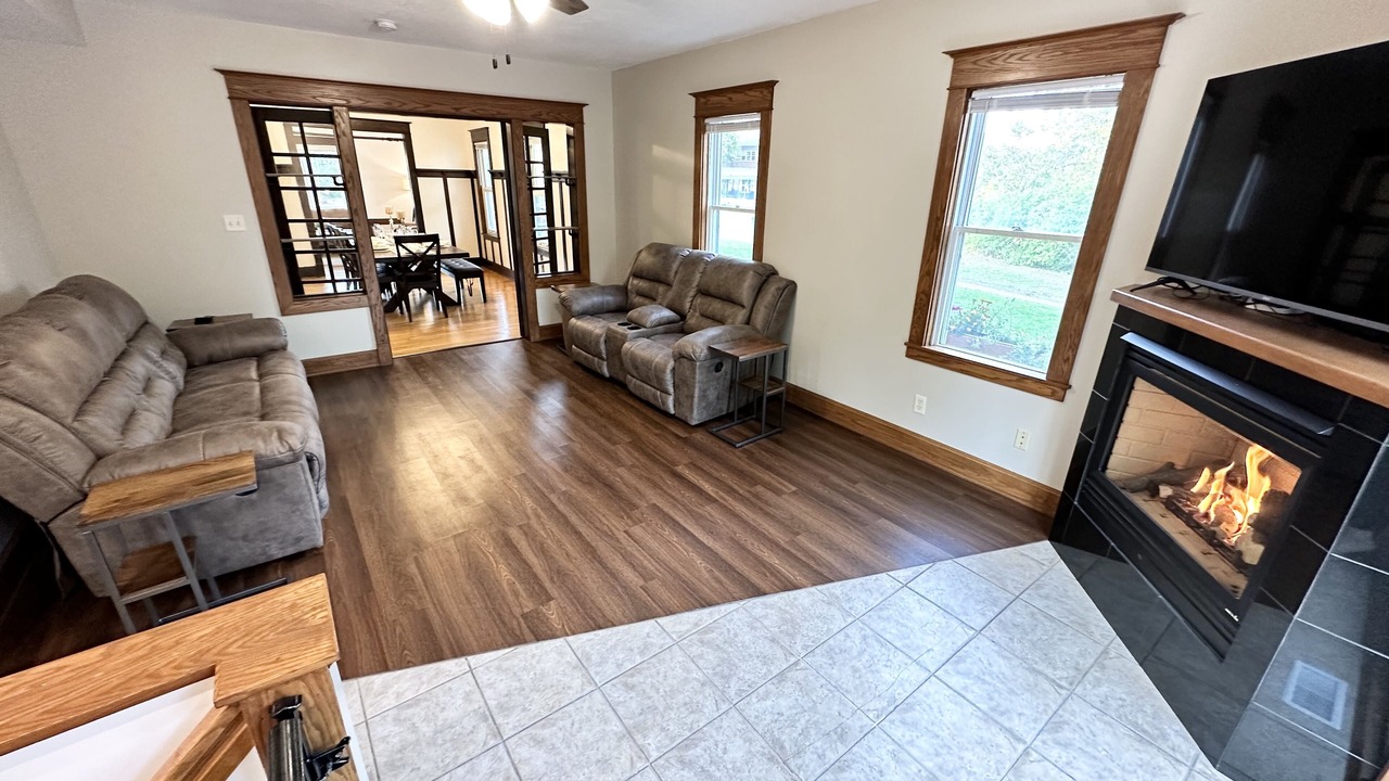 Photo of Livingroom in Shorewood