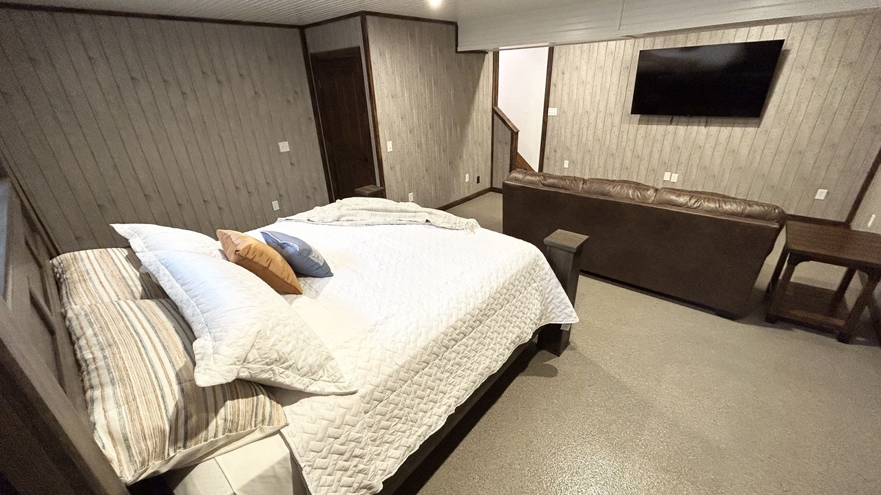 Photo of Bedroom in Shorewood