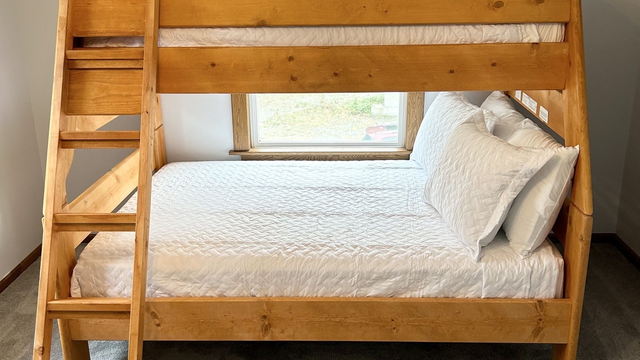 Photo of Bedroom in Shorewood