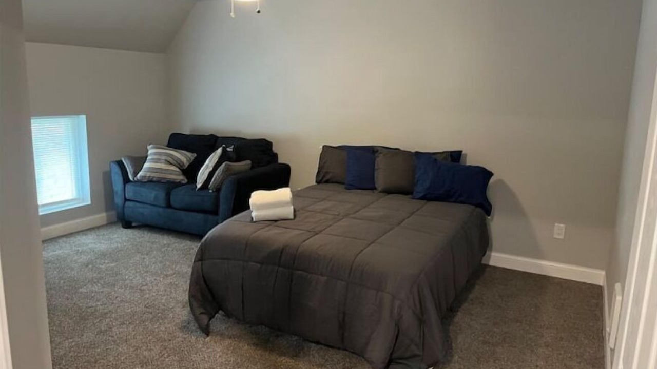 Photo of Bedroom in Elroy