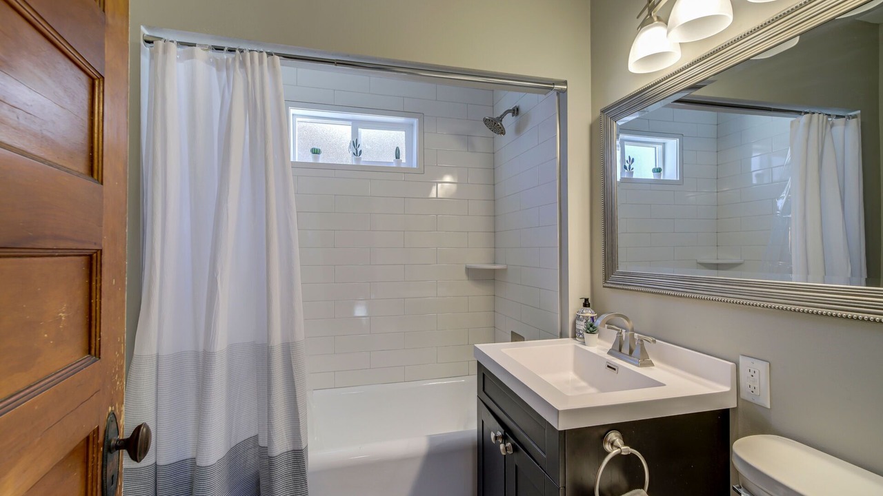 Photo of Bathroom in Merriam Park