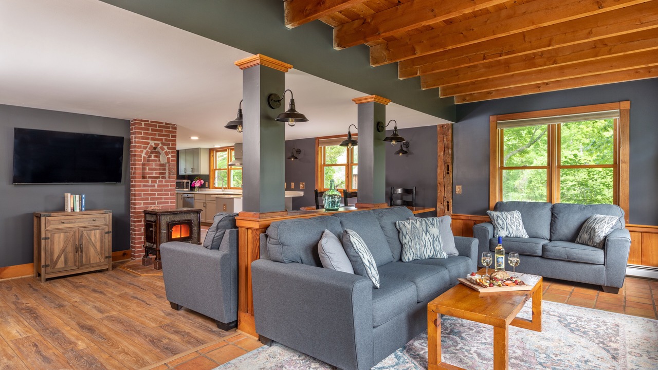 Photo of Livingroom in Jeffersonville