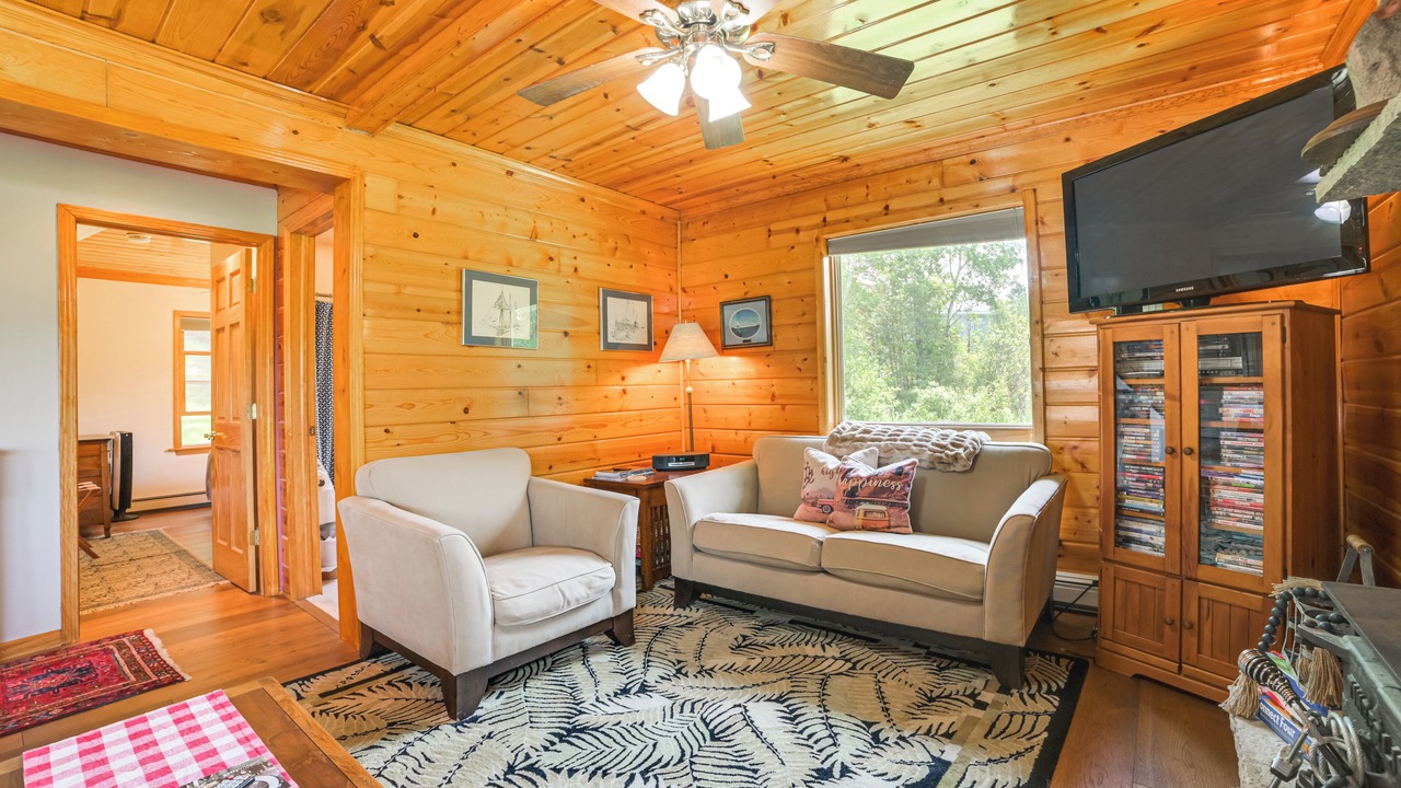 Photo of Livingroom in Cheboygan