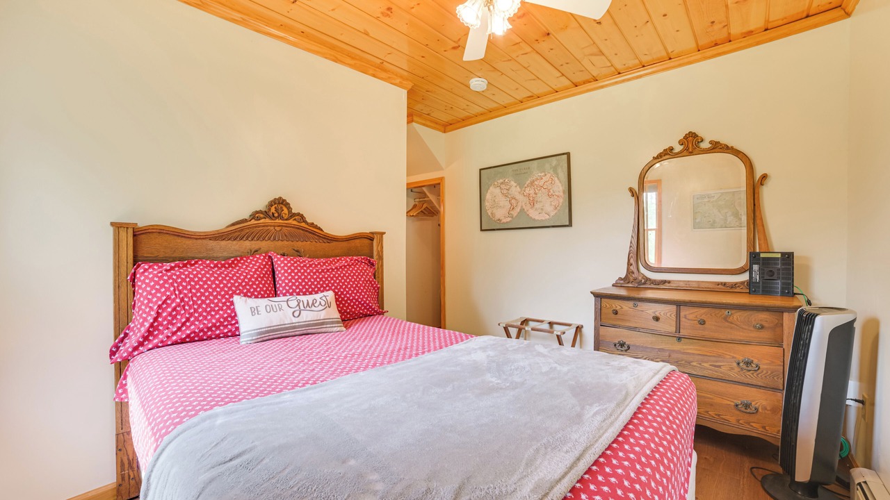 Photo of Bedroom in Cheboygan
