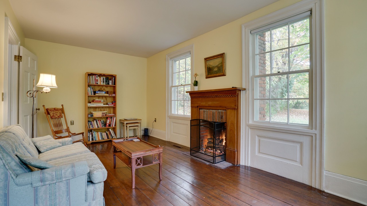 Photo of Livingroom in Taylors Falls
