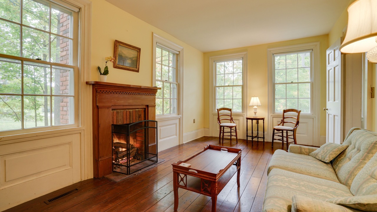 Photo of Livingroom in Taylors Falls