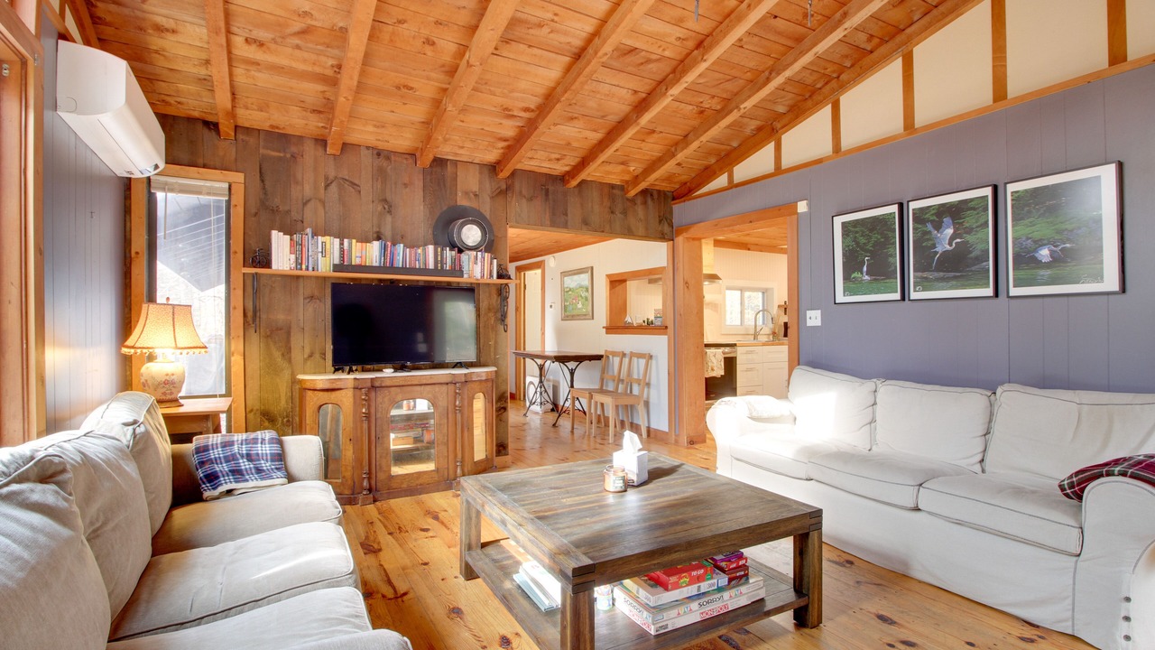Photo of Livingroom in Weston