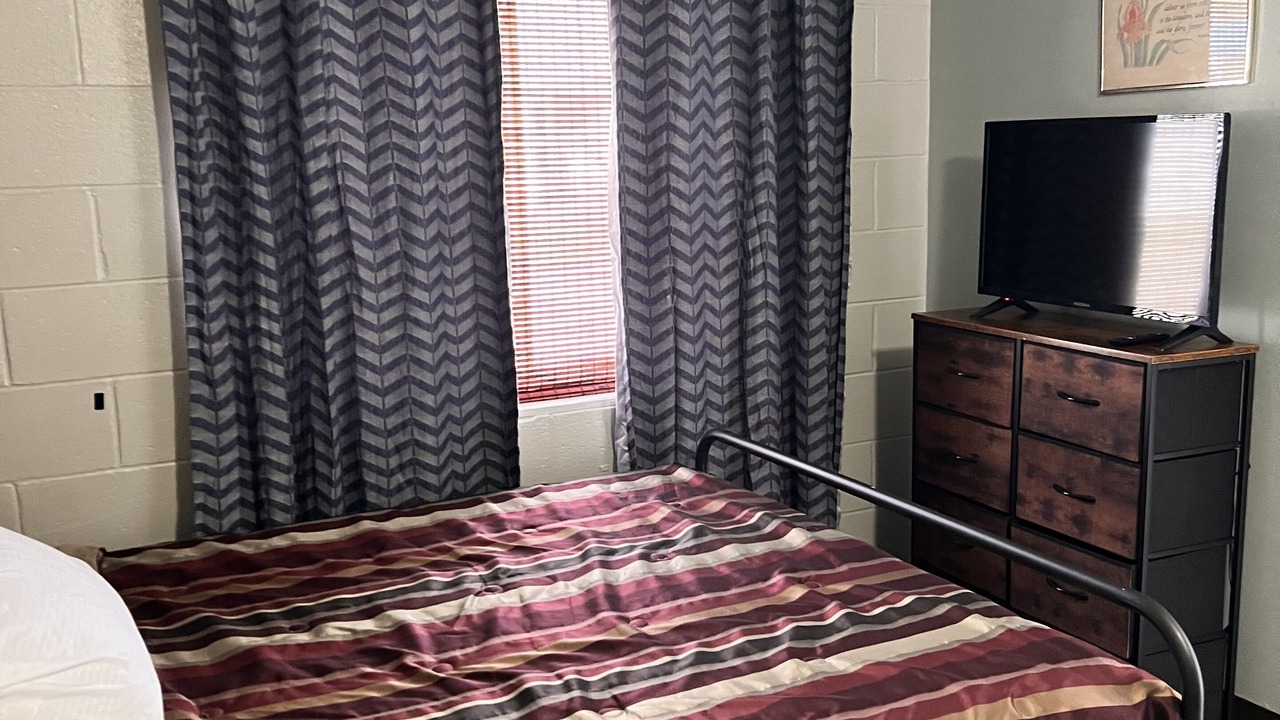 Photo of Bedroom in Chapmanville