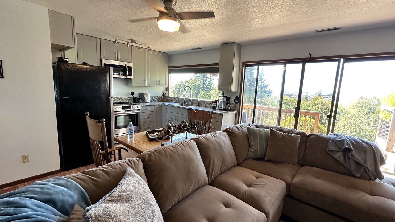 Photo of Livingroom in North Bend