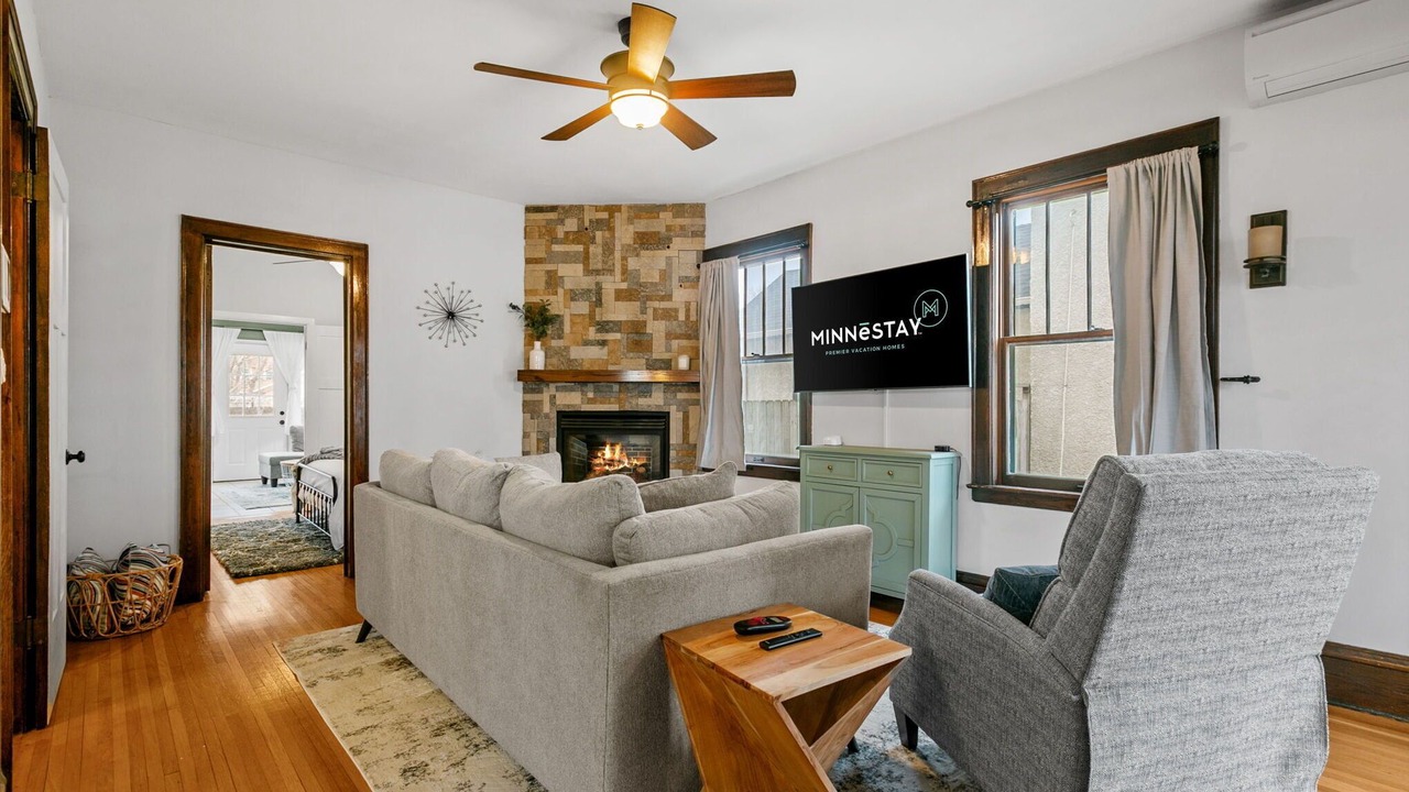 Photo of Livingroom in Powderhorn