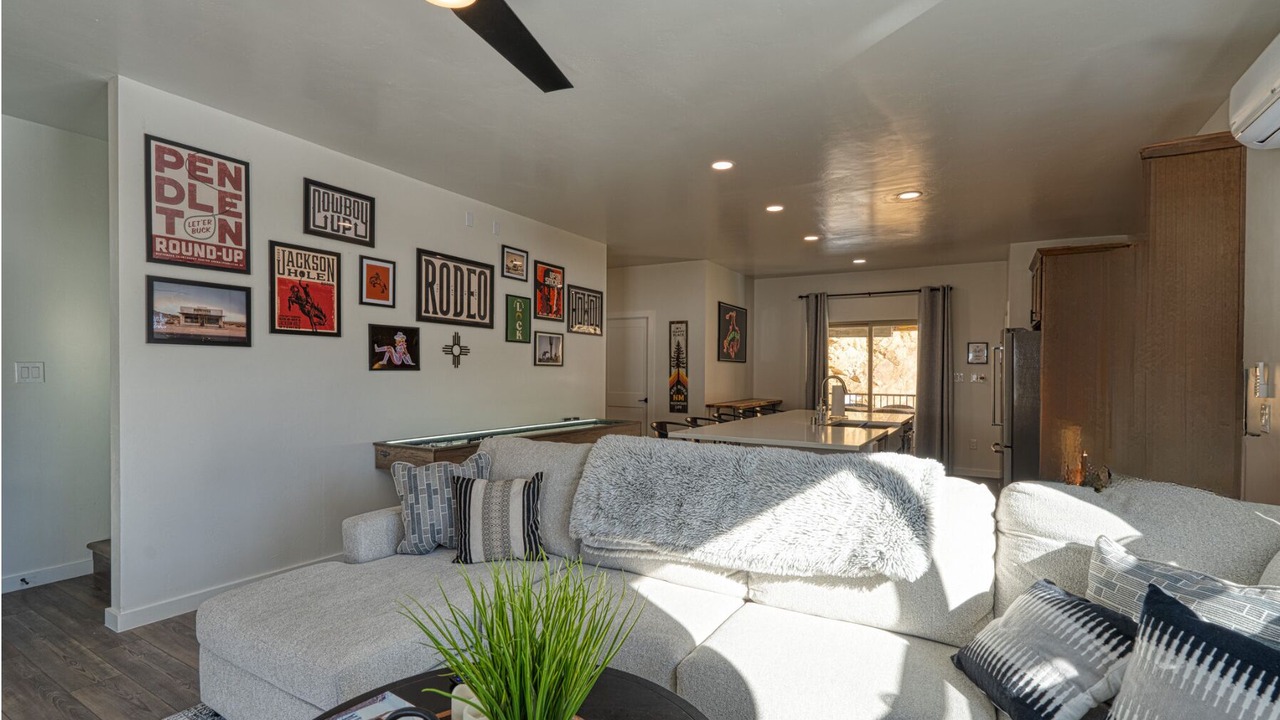 Photo of Livingroom in Red River