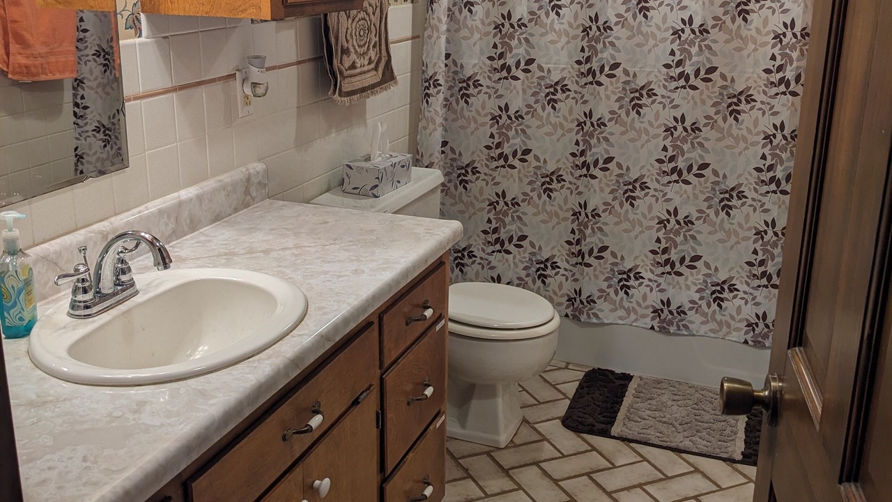 Photo of Bathroom in Elysian
