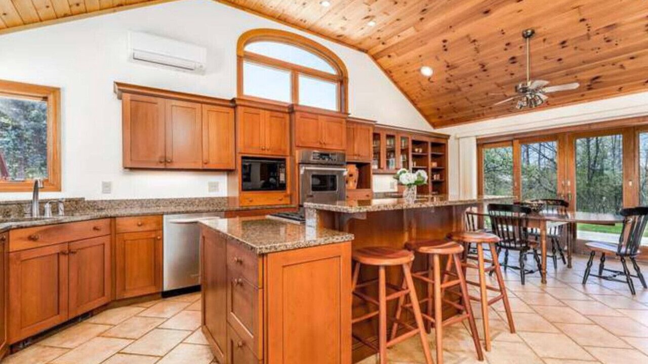 Photo of Kitchen in Alburg
