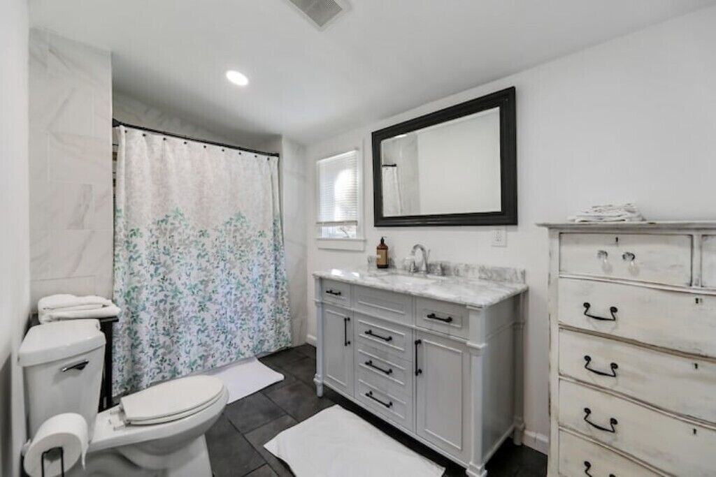 Photo of Bathroom in Lee