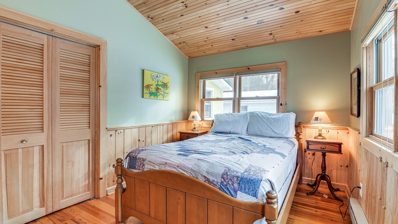 Photo of Bedroom in North Hero