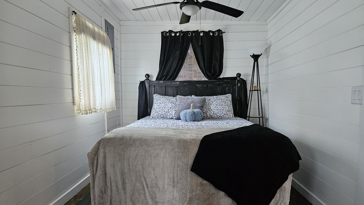 Photo of Bedroom in Brier Hill