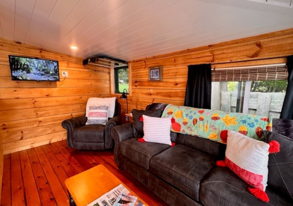 Photo of Livingroom in Brier Hill
