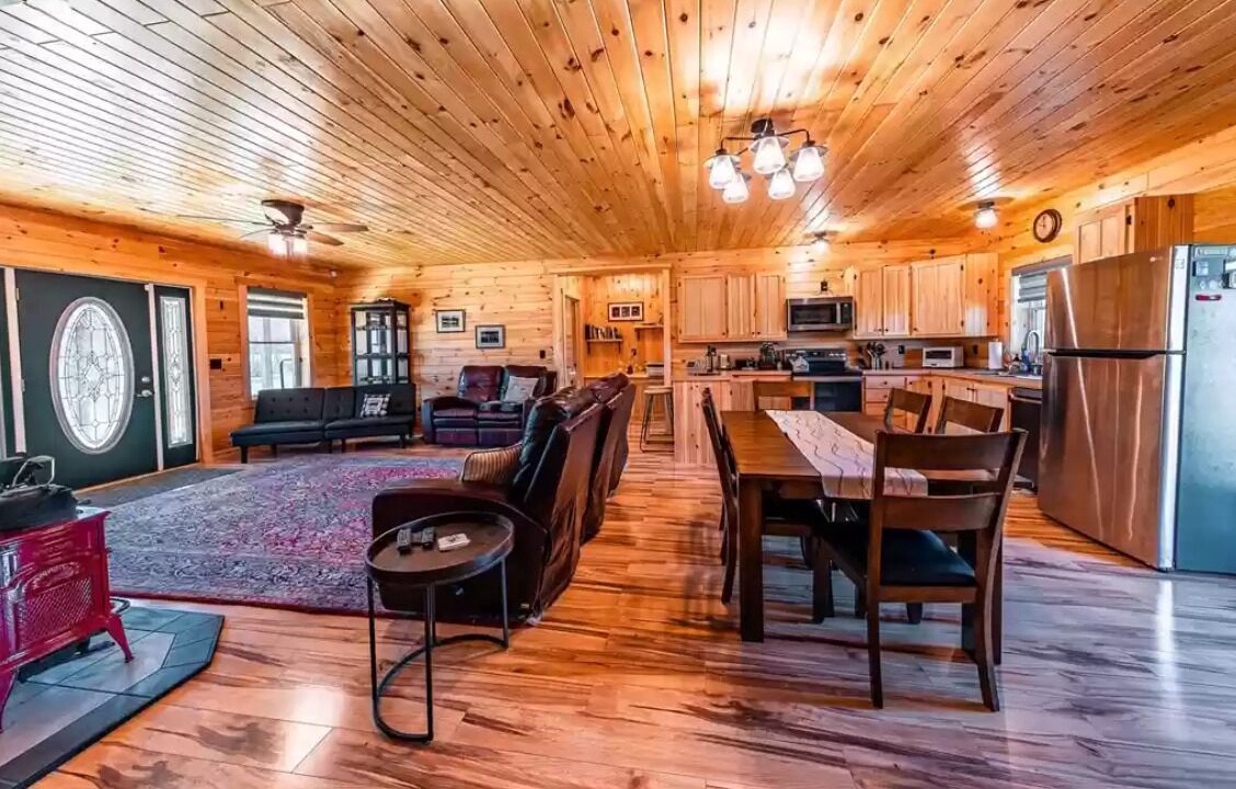 Photo of Livingroom in Whippleville