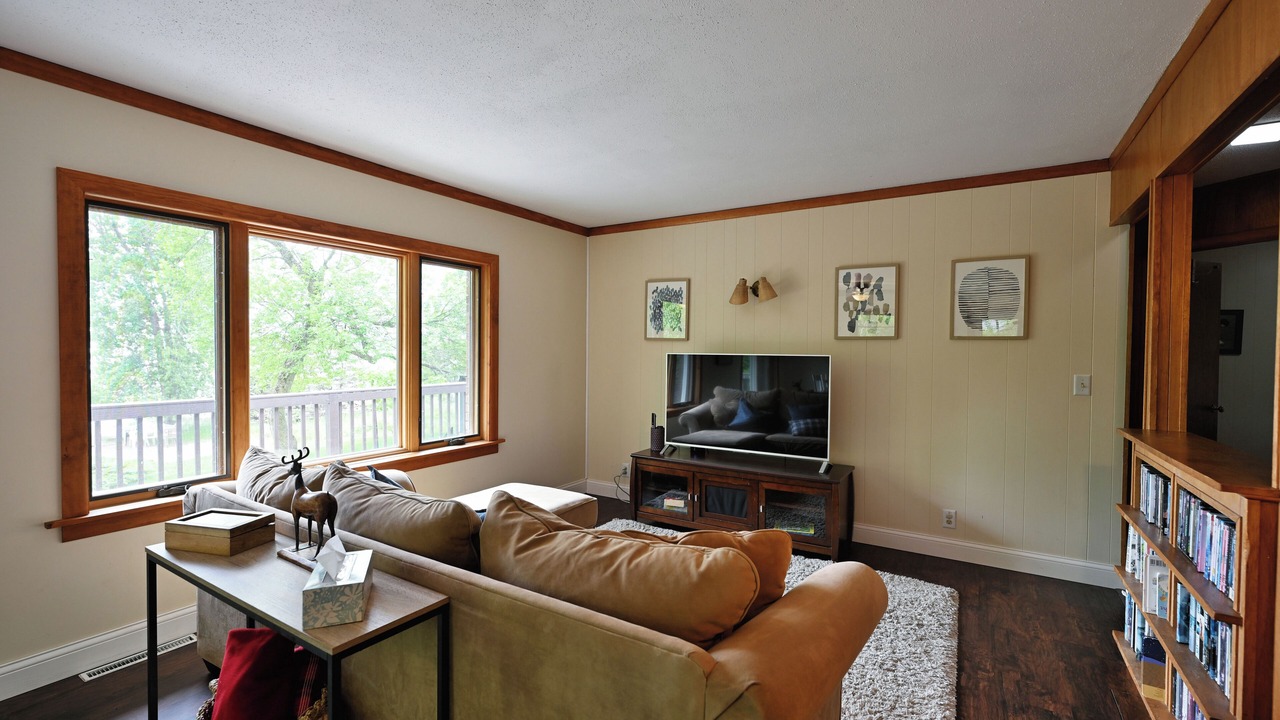Photo of Livingroom in Shell Lake