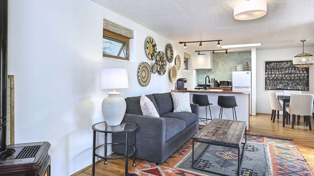 Photo of Livingroom in Northeast Santa Fe