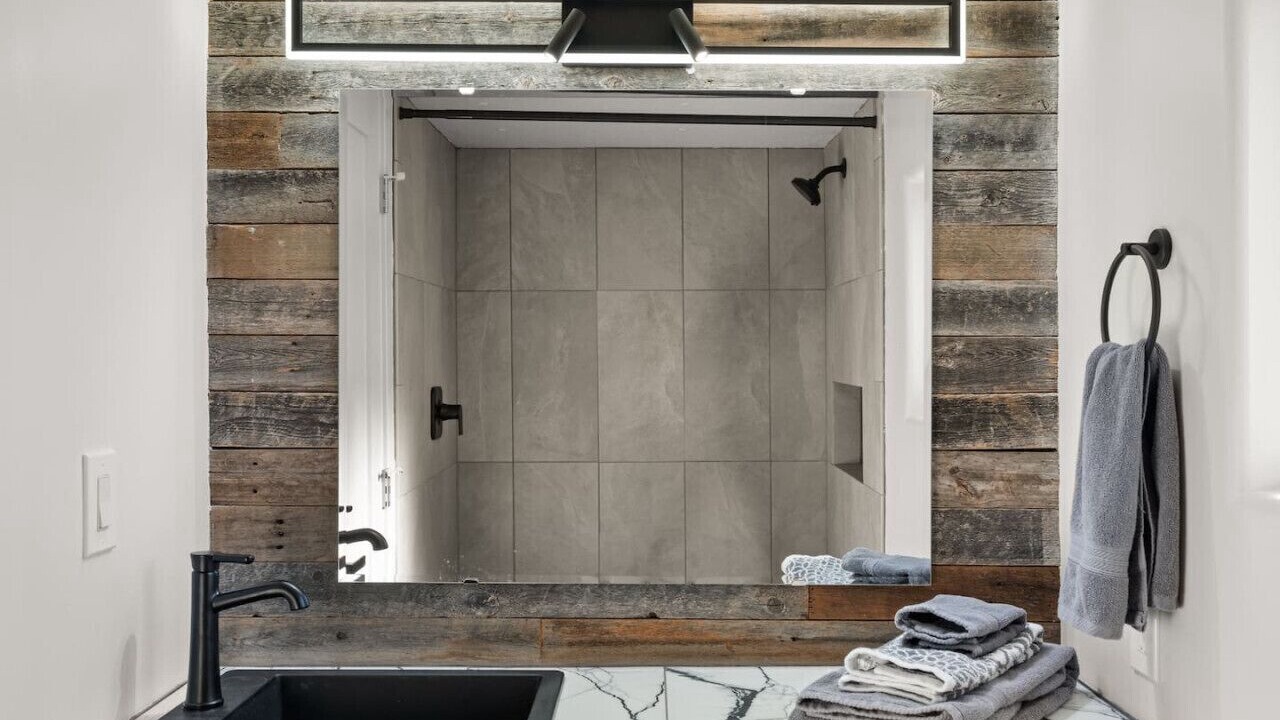 Photo of Bathroom in Canoncito