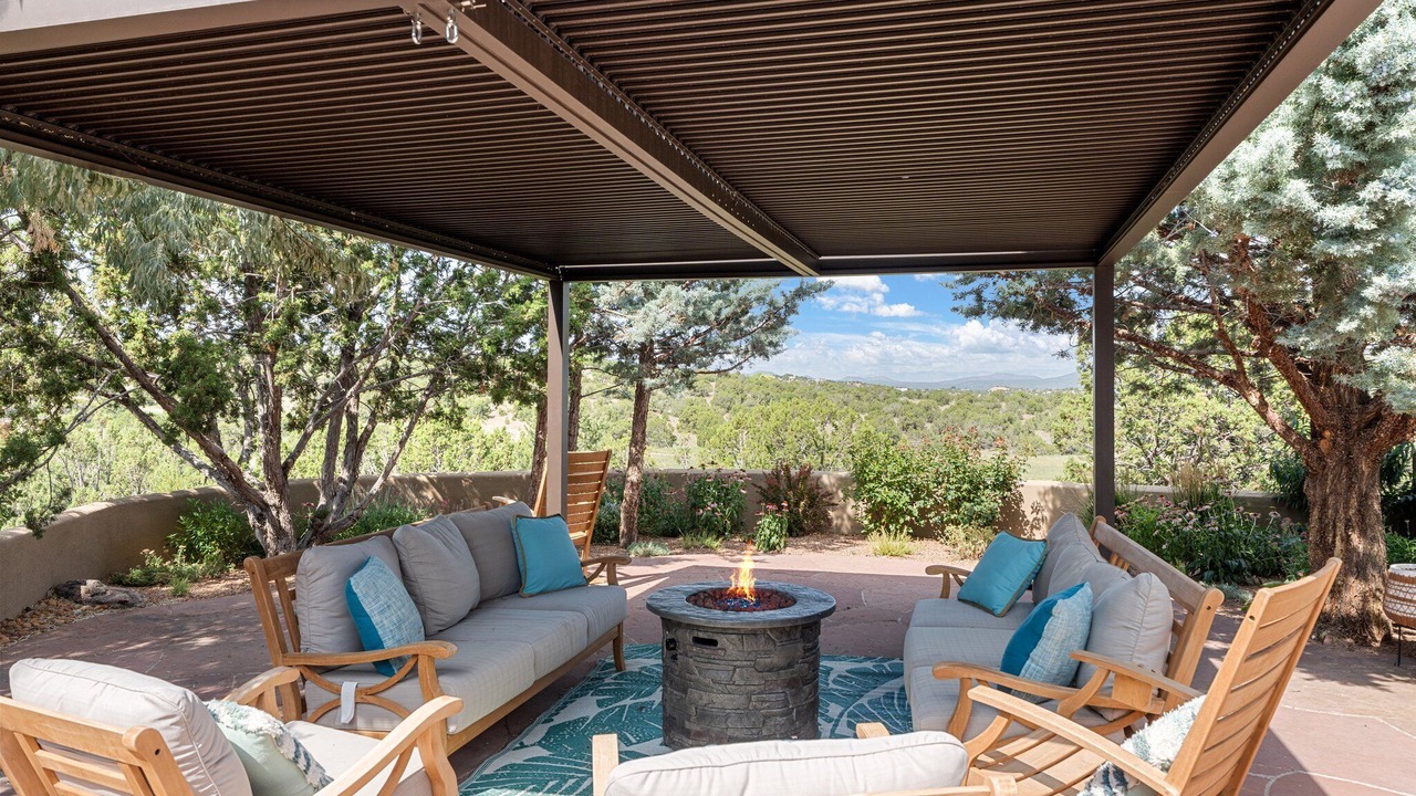 Photo of Patio Balcony in La Tierra