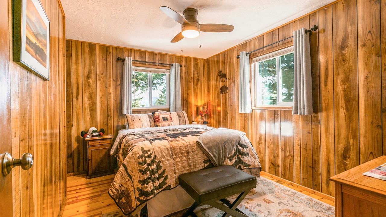 Photo of Bedroom in Eagle Nest