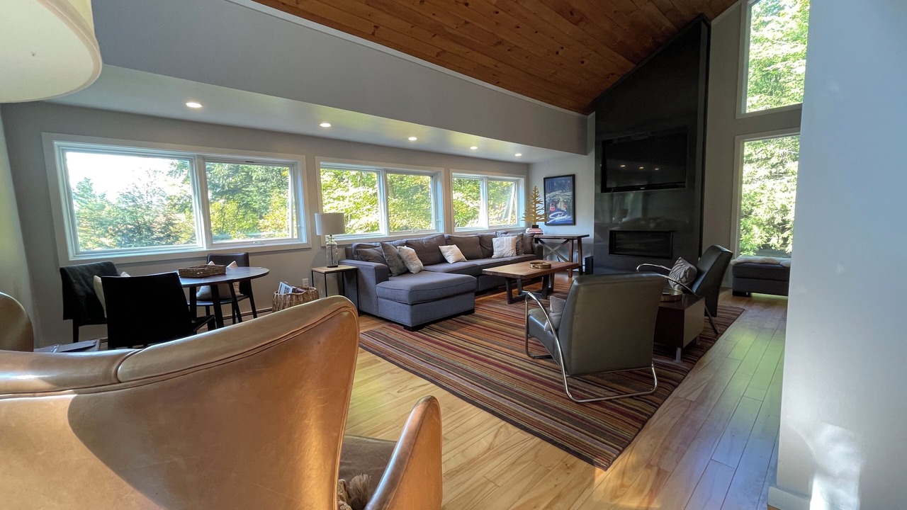 Photo of Livingroom in Stowe Hollow