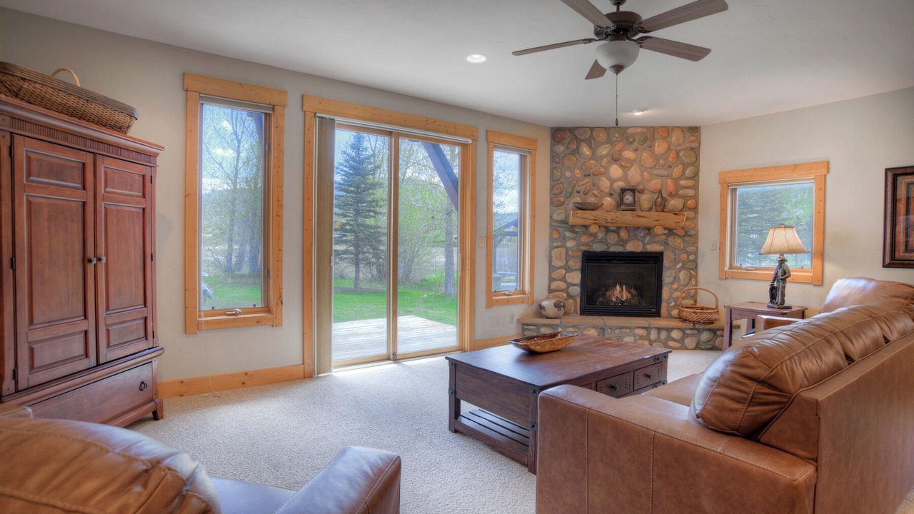 Photo of Livingroom in South Fork