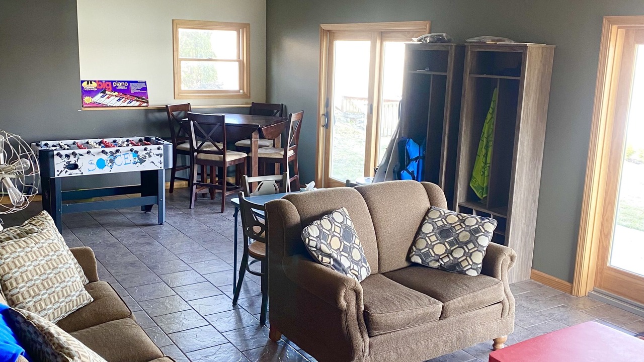 Photo of Livingroom in Battle Creek