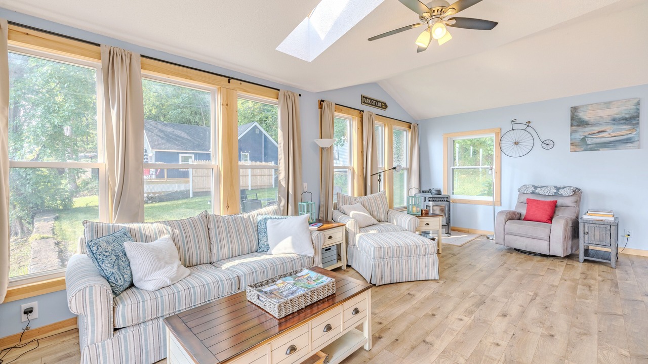 Photo of Livingroom in Ticonderoga