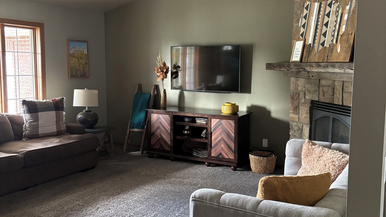 Photo of Livingroom in Ashwaubenon