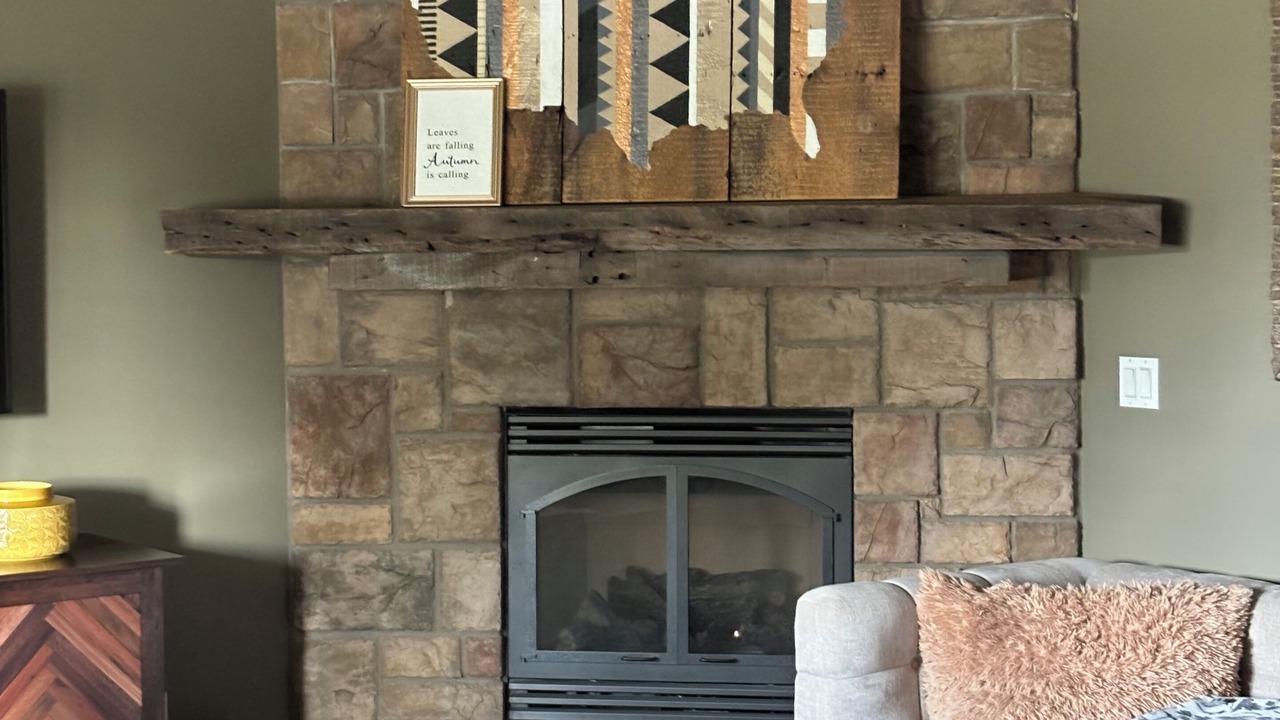 Photo of Livingroom in Ashwaubenon