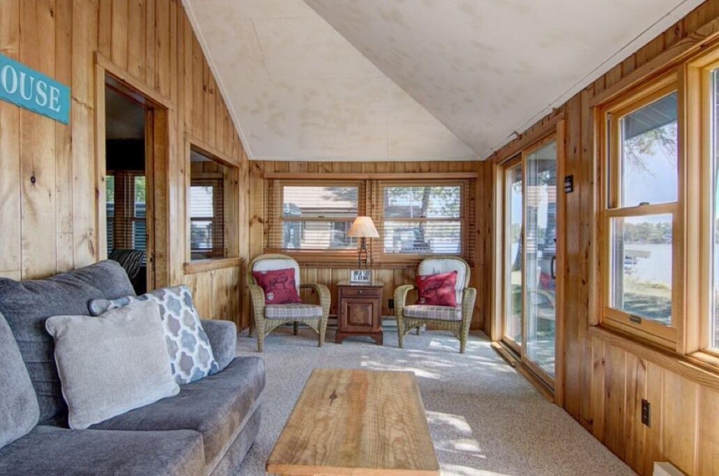 Photo of Livingroom in Northwoods Beach