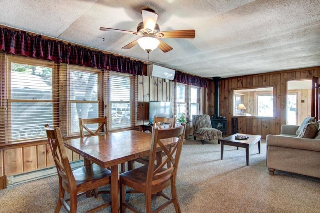 Photo of Livingroom in Northwoods Beach